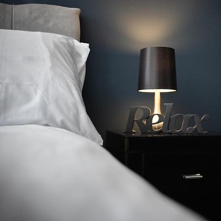 Boutique Family Apartment In Celebrity Village. Barnt Green Екстериор снимка