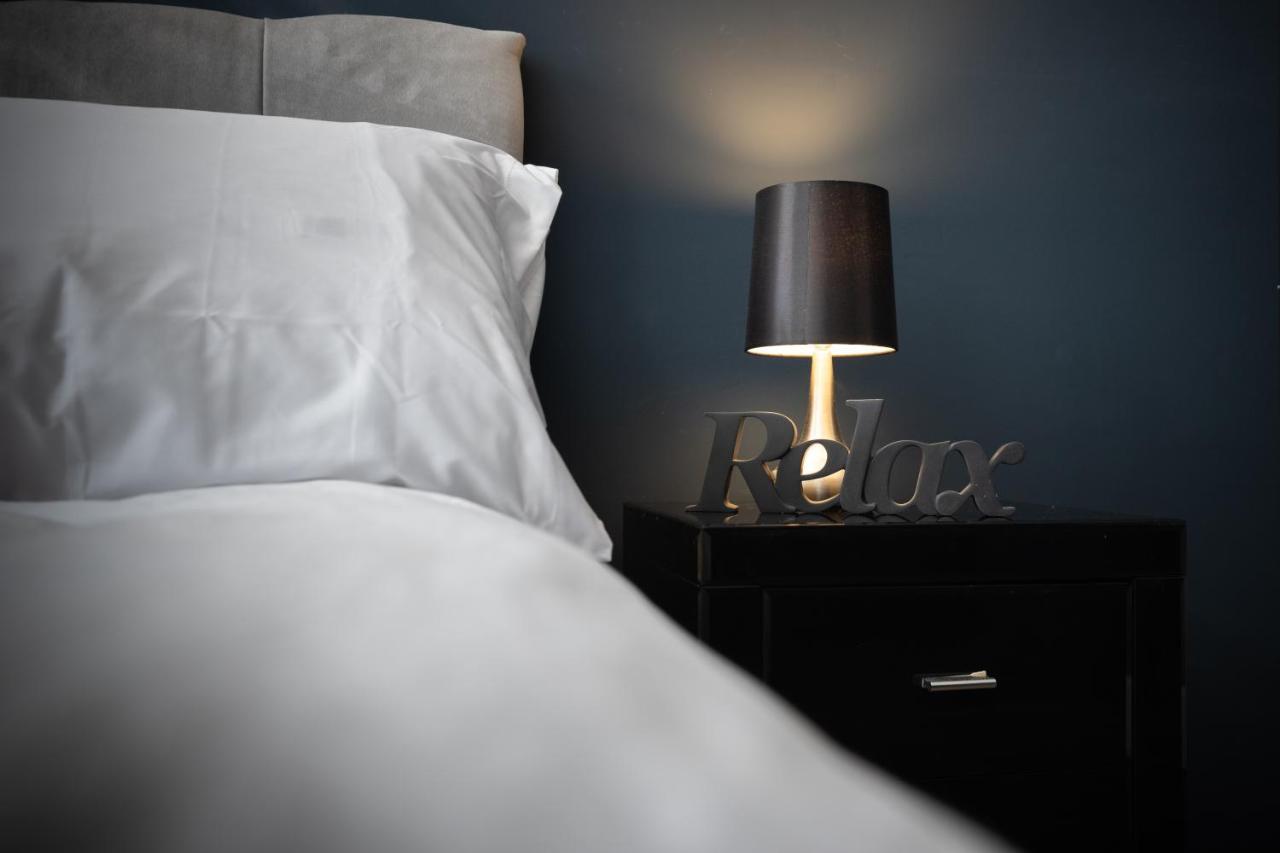 Boutique Family Apartment In Celebrity Village. Barnt Green Екстериор снимка