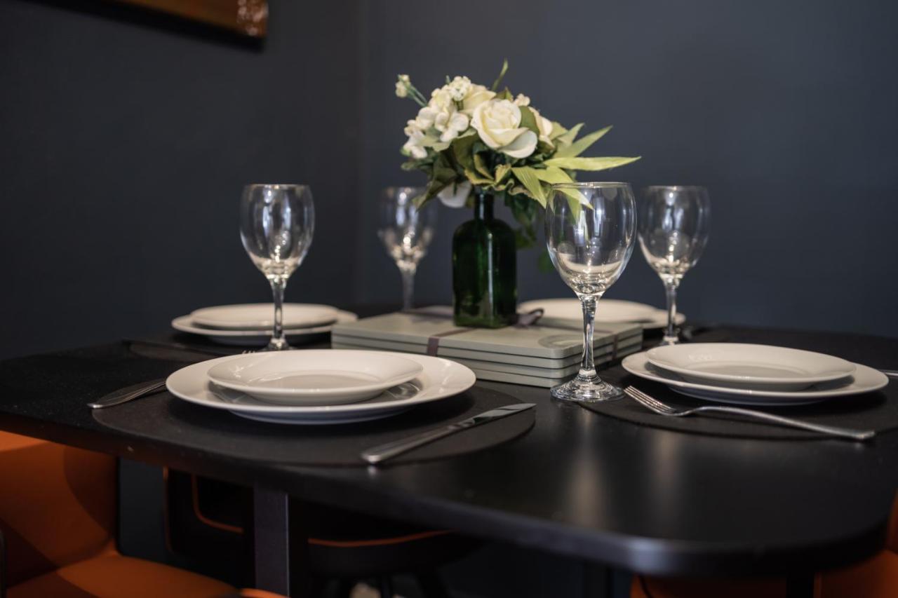 Boutique Family Apartment In Celebrity Village. Barnt Green Екстериор снимка